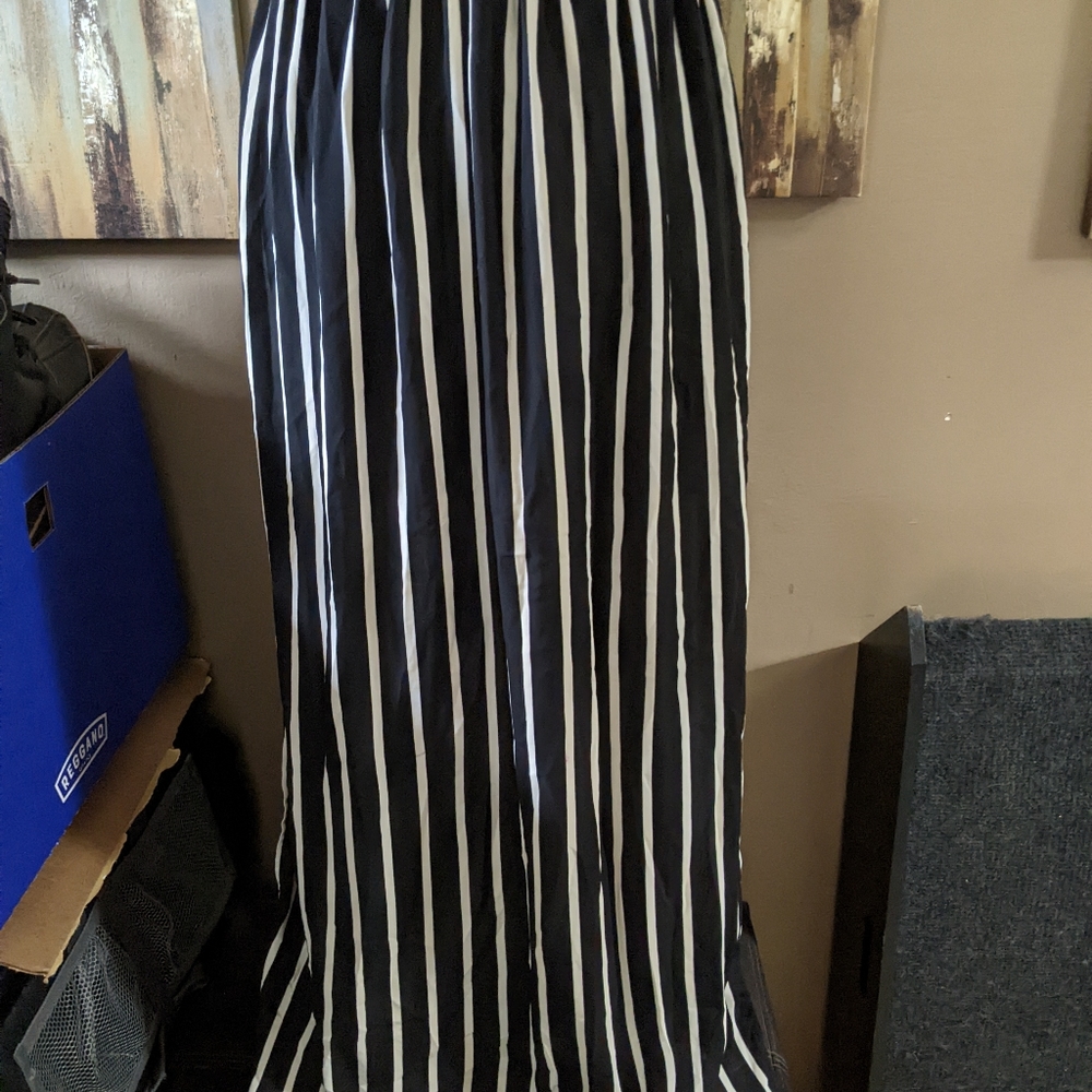 Black and white stripped maxi skirt